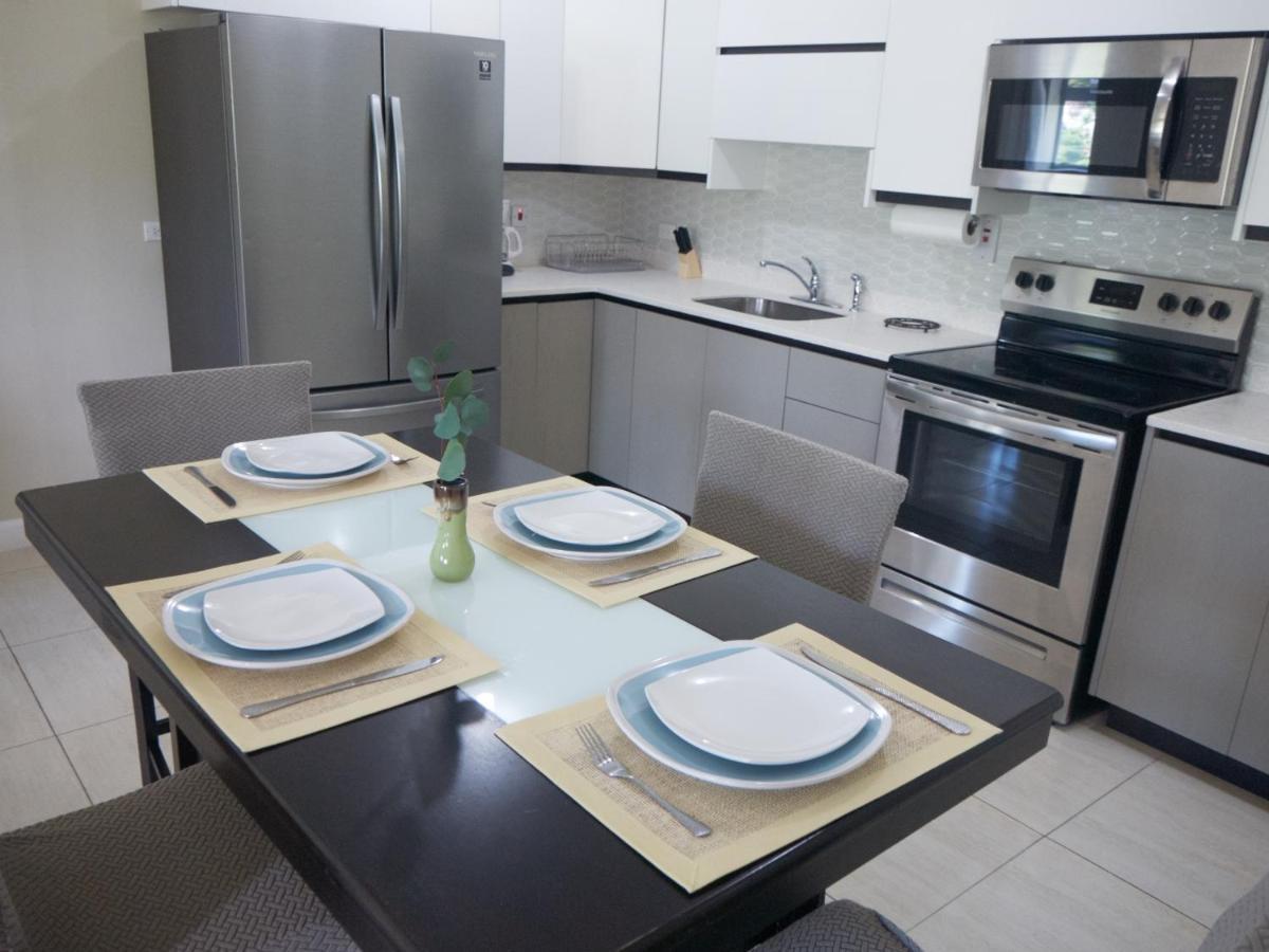 Апартаменты Crieffe Views At The Lofts Кингстон Экстерьер фото